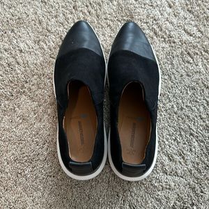 Johnston and Murphy Dakota cap toe suede/leather slip ons.  Never worn.